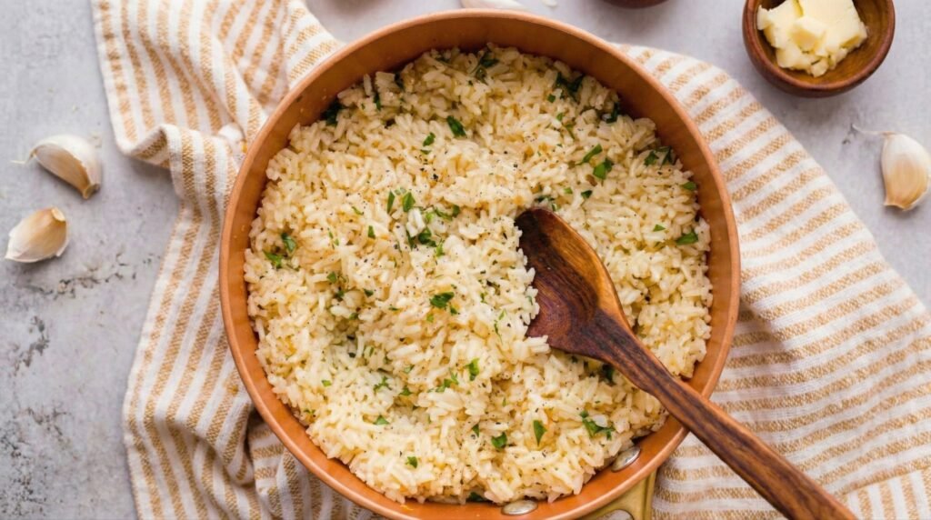 Garlic Butter Rice (Easy 20 Minute Recipe) Garlic Butter Rice
