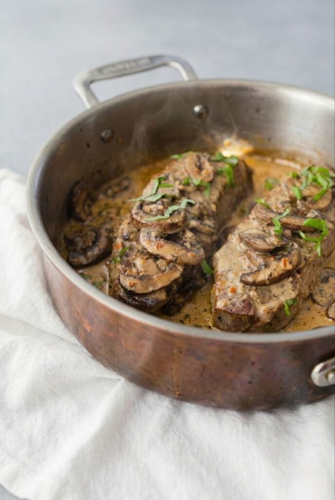 20-Minute Creamy Garlic Beef & Mushroom (Easy One-Pan)