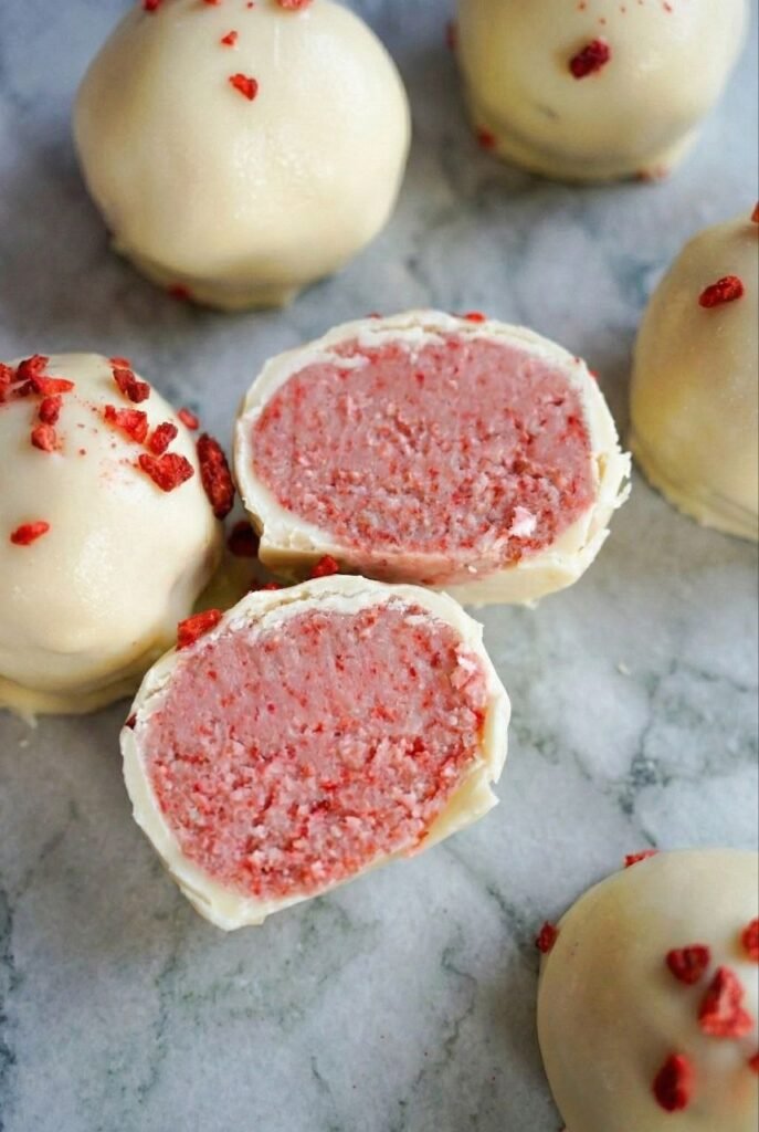 Easy No-Bake White Chocolate Raspberry Truffles Easy No-Bake White Chocolate Raspberry Truffles