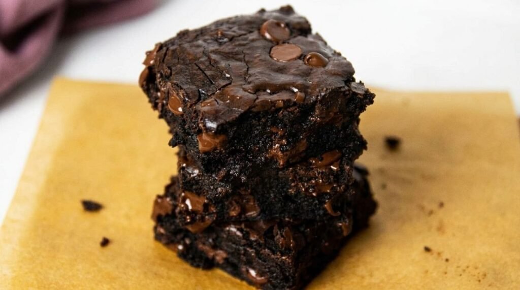 Fudgy Chocolate Brownies - Only 5 Ingredients & Ready in 30 Minutes 1
